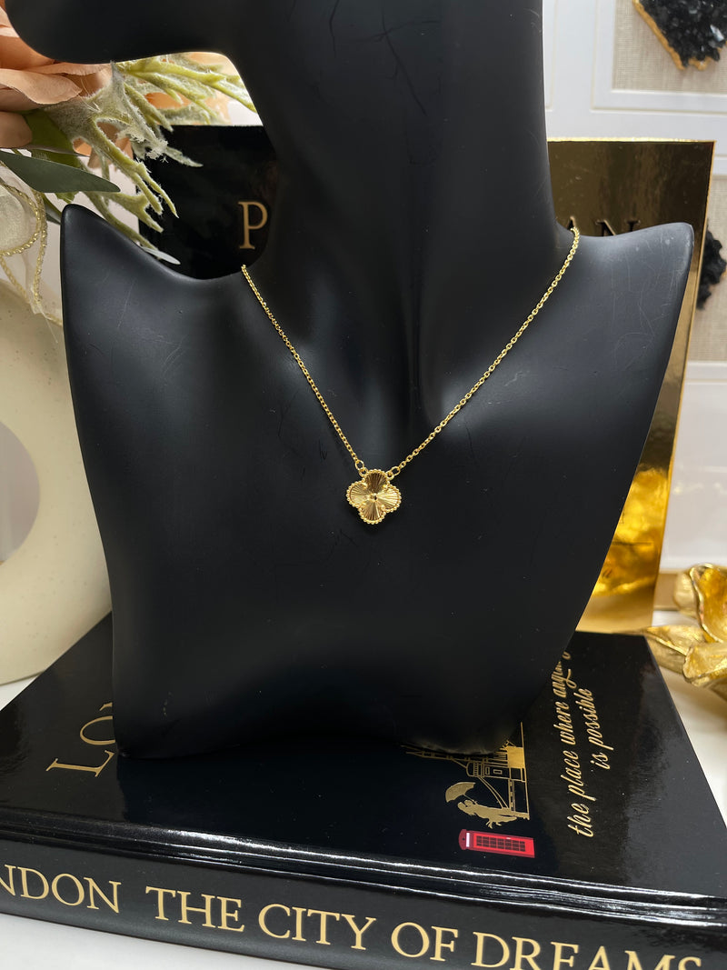 Clover Necklace (Gold)