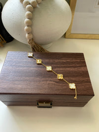 Clover Bracelet (White/Gold)