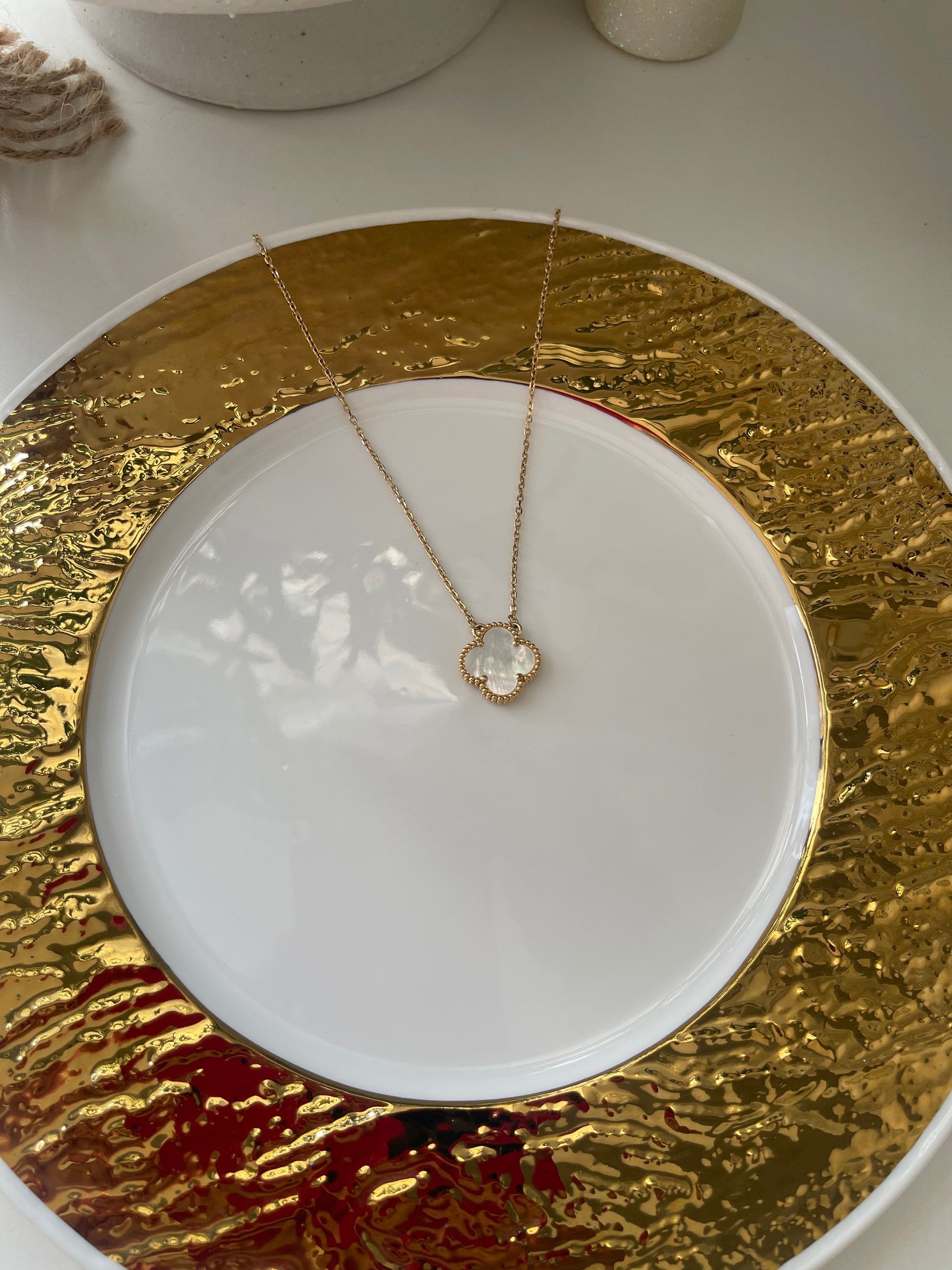 Clover Necklace (White)